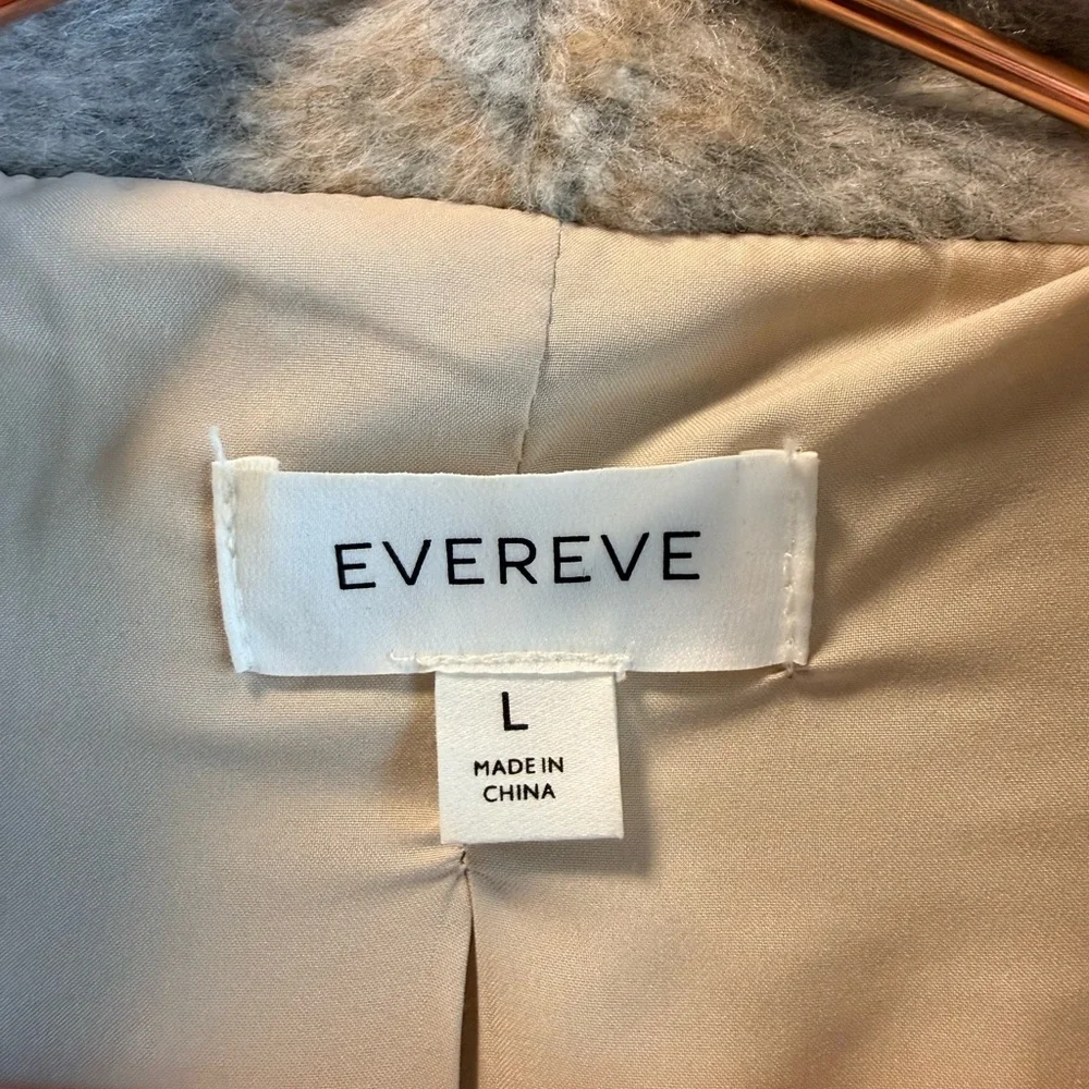 EVEREVE Plaid Shawl Collar Blazer in Gray and White - Picture 4 of 7